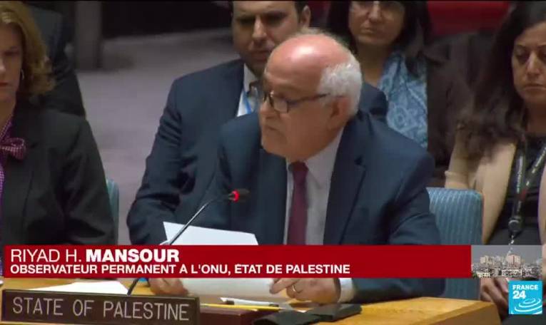 Guerre Israël-Hamas : l'ambassadeur Israélien accroche l'étoile jaune à l'ONU