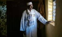 L'ancien tirailleur Yoro Diao, 95 ans, le 17 mai 2023 à Kaolack, au Sénégal ( AFP / CARMEN ABD ALI )