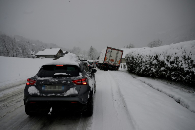 Neige et verglas: restrictions de circulation dans le nord-ouest ( AFP / Olivier CHASSIGNOLE )