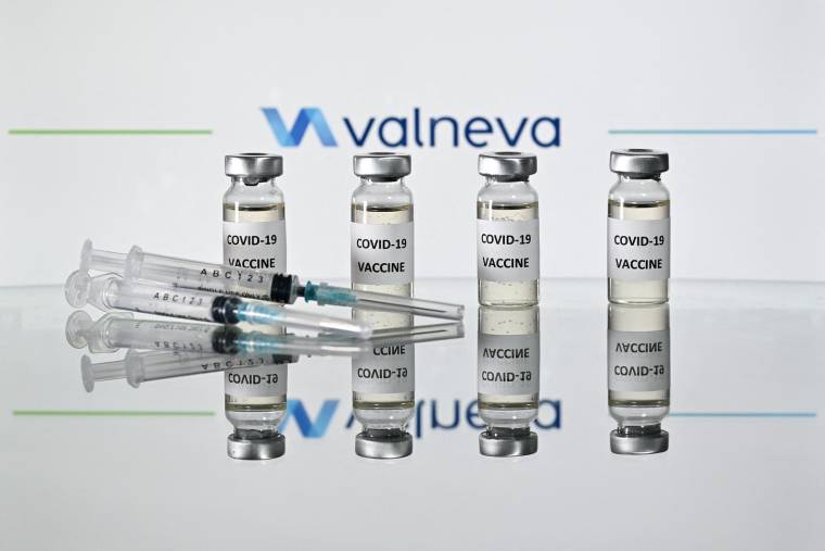 Le groupe développe un vaccin anti-Covid à la technologie plus classique que celle employée par les vaccins à ARN messager de Pfizer/BioNTech et Moderna ( AFP / JUSTIN TALLIS )