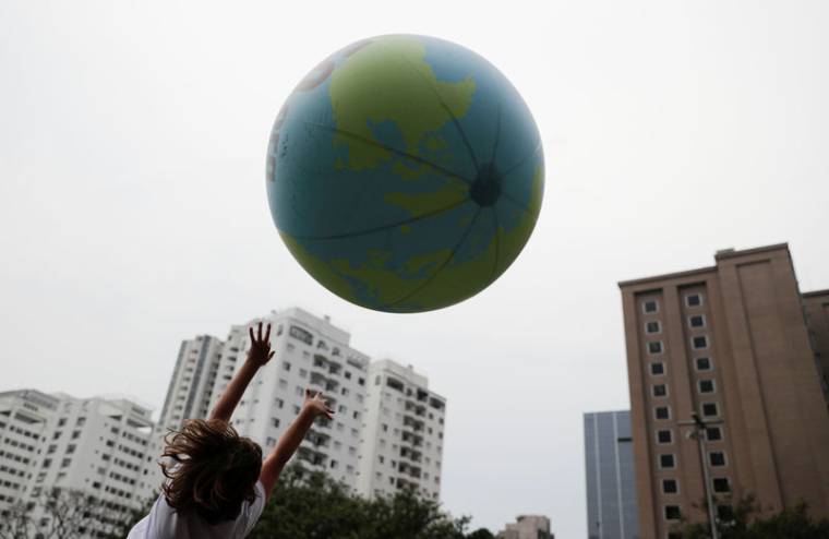 CLIMAT: MACRON INVITE LES JEUNES À "L'ACTION COLLECTIVE"
