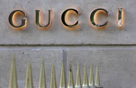 Un logo de la maison de couture Gucci, propriété de Kering