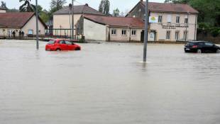 Les inondations à Boulay-Moselle, en Moselle, le 17 mai 2024 ( AFP / Jean-Christophe VERHAEGEN )