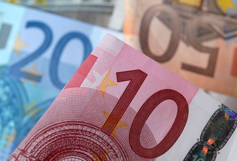 FRANCE: BRUXELLES APPROUVE UN PLAN D'AIDE À L'INVESTISSEMENT DE 7 MILLIARDS D'EUROS