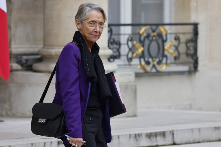 Élisabeth Borne à Paris, le 15 décembre 2021. ( AFP / LUDOVIC MARIN )