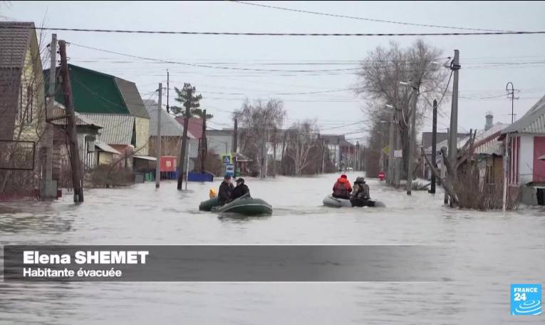 Inondations en Russie : une situation "très tendue", selon le Kremlin
