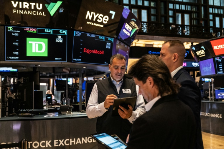 Des opérateurs du New York Stock Exchange ( GETTY IMAGES NORTH AMERICA / STEPHANIE KEITH )