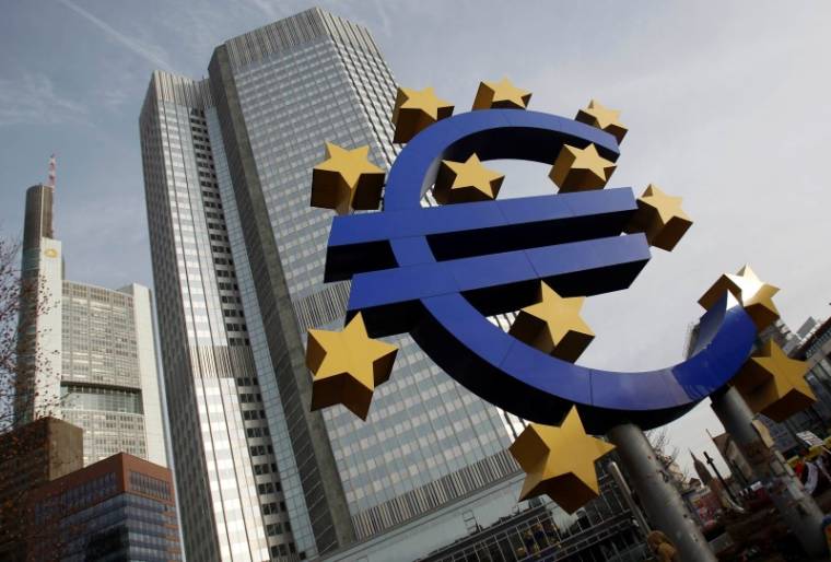 LA CE ABAISSE SES PRÉVISIONS DE CROISSANCE POUR LA ZONE EURO