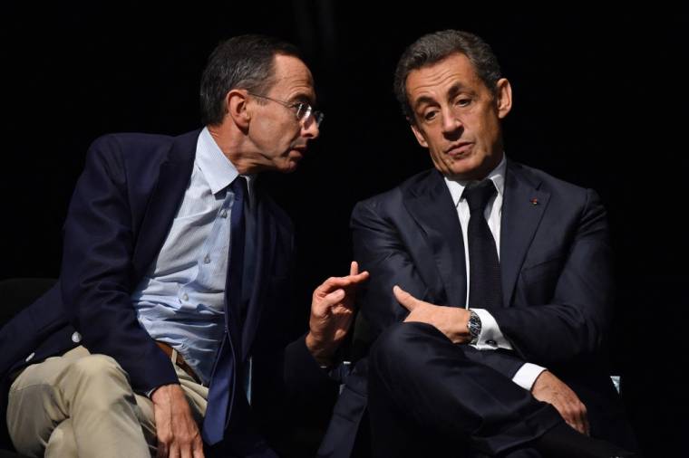 Bruno Retailleau et Nicolas Sarkozy aux Sables-d'Olonnes, le 1er octobre 2016. ( AFP / JEAN-FRANCOIS MONIER )
