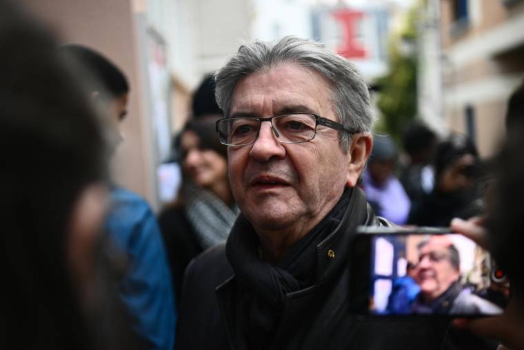 Jean-Luc Melenchon, le 1er décembre 2022, à Paris ( AFP / Christophe ARCHAMBAULT )