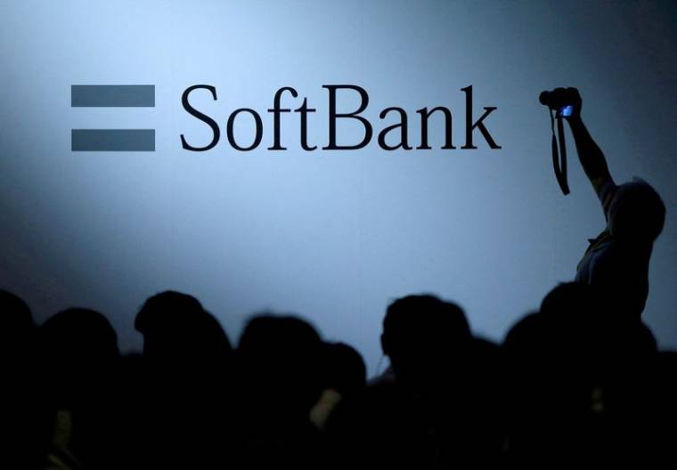 Photo d'archives : Le logo de SoftBank Group Corp est affiché lors de la conférence SoftBank World 2017 à Tokyo