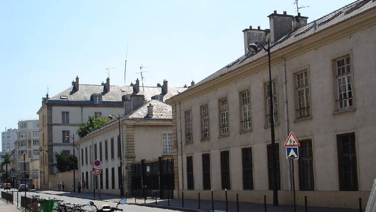 Caserne Reuilly - Diderot, rue de Reuilly (Paris 12) (Crédit photo: FLLL - Wikimedia Commons)