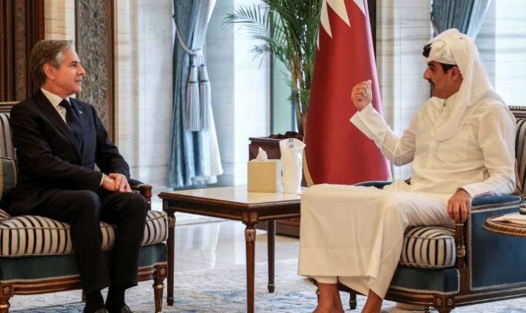 Le secrétaire d'Etat américain, Antony Blinken, rencontre l'émir du Qatar, Tamim ben Hamad Al-Thani, au palais de Lusail, le 12 juin 2024 ( POOL / Ibraheem AL-OMARI )