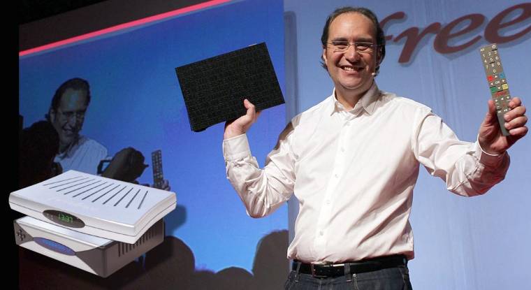 En 2002, l'entrepreneur Xavier Niel, qui a fait fortune dans le Minitel rose, lance la Freebox, un appareil qui va connaître un succès fulgurant. (©AFP)