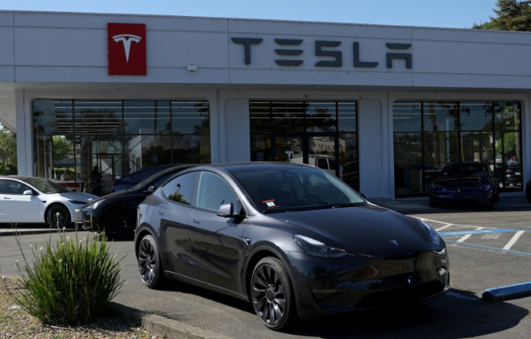 Un magasin Tesla, à Corte Madera (Californie), le 31 mai 2024 (GETTY IMAGES NORTH AMERICA / JUSTIN SULLIVAN)