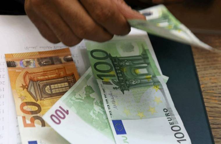 FRANCE: LE PLAN D'URGENCE ATTEINT 100 MILLIARDS D'EUROS, PLUS DE DEUX FOIS LE MONTANT INITIAL