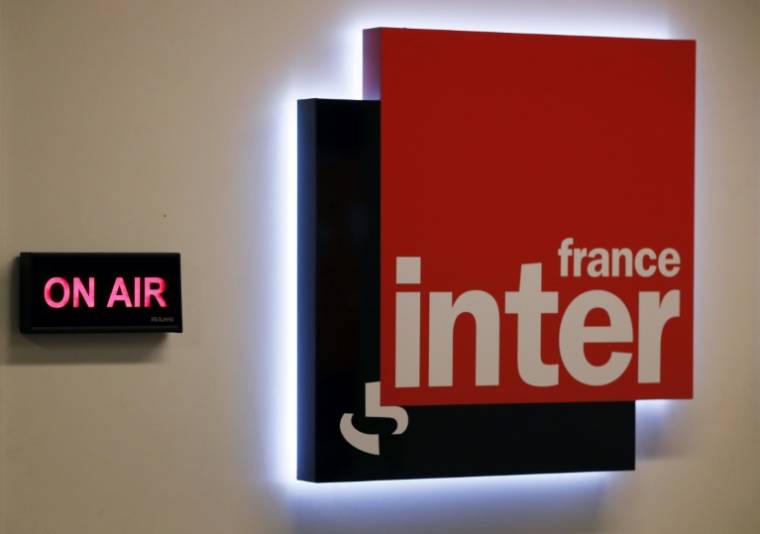 Les programmes de France Inter sont perturbés à cause d'une grève contre la suspension de l'humoriste Guillaume Meurice ( AFP / PATRICK KOVARIK )
