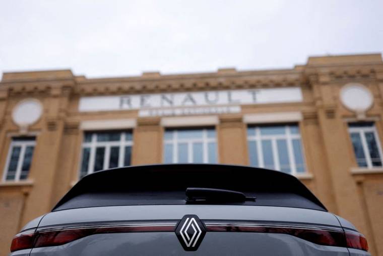 Un logo de Renault sur une voiture