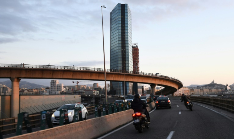 Face au triplement du nombre de morts sur les routes à Marseille en 2024, police et justice vont muscler leurs actions pour rappeler "que les comportements graves et réitérés se terminent à la prison", prévient le procureur ( AFP / ANNE-CHRISTINE POUJOULAT )