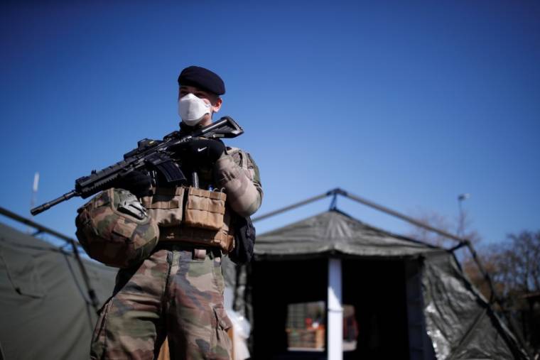 CORONAVIRUS: LA FRANCE RAPATRIE SES SOLDATS ENGAGÉS CONTRE L'EI EN IRAK