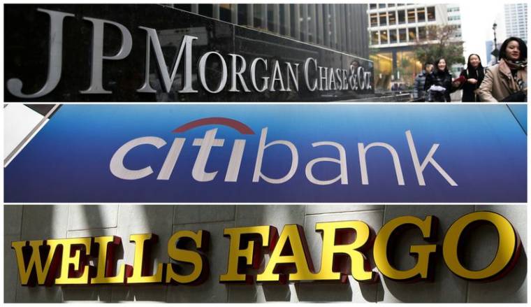 Photo combinant les enseignes des banques JP Morgan Chase, Citibank et Wells Fargo & Co