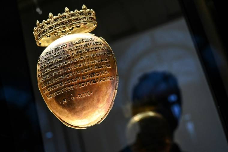 L'écrin funéraire du coeur d'Anne de Bretagne exposé au musée Dobrée à Nantes, le 15 mai 2024 en Loire-Atlantique ( AFP / Sebastien SALOM-GOMIS )