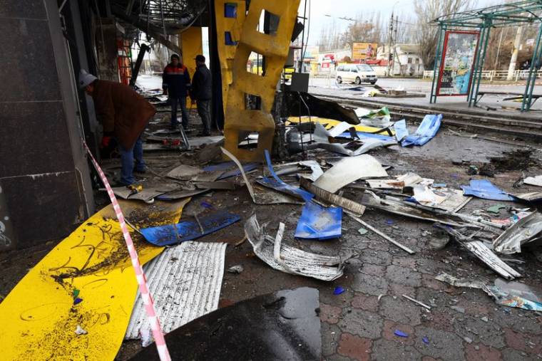 Une gare routière endommagée après un bombardement à Kherson