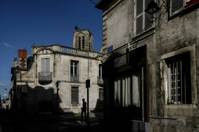 Dans le centre historique de Bourges (Cher), le 13 mai 2024 ( AFP / JEFF PACHOUD )