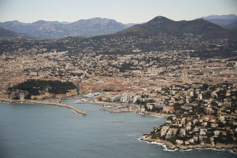Vue aérienne de Nice, le 7 octobre 2020. ( AFP / CHRISTOPHE SIMON )