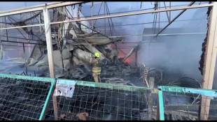 Ukraine: une frappe russe sur un hypermarché fait deux morts à Kharkiv, les pompiers sur place