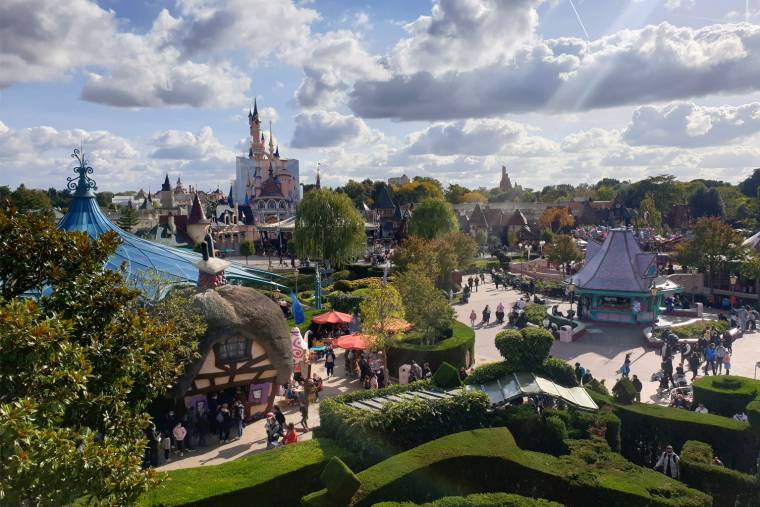 Disneyland Paris fête ses 30 ans. Crédit photo : Adobe Stock