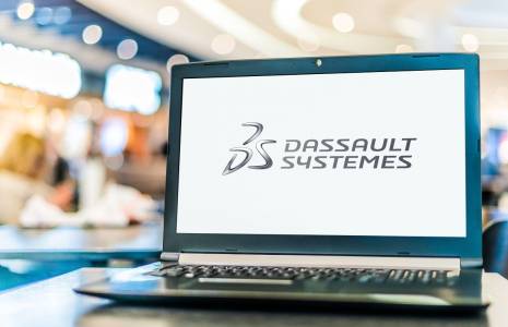 Un ordinateur portable affichant le logo de Dassault Systèmes. (Crédit:  / Adobe Stock)
