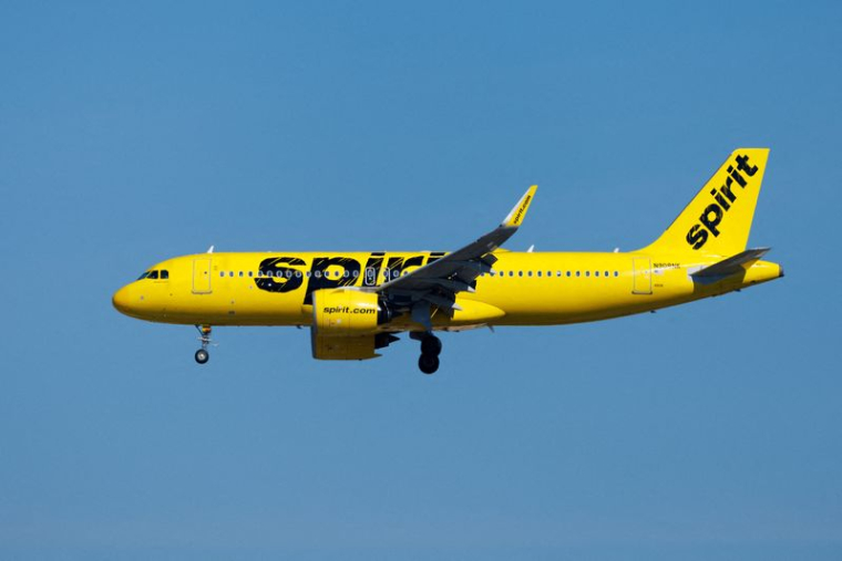 Un avion commercial de Spirit à l'aéroport international de San Diego