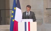 Emmanuel Macron rend hommage à Hélène Carrère d'Encausse