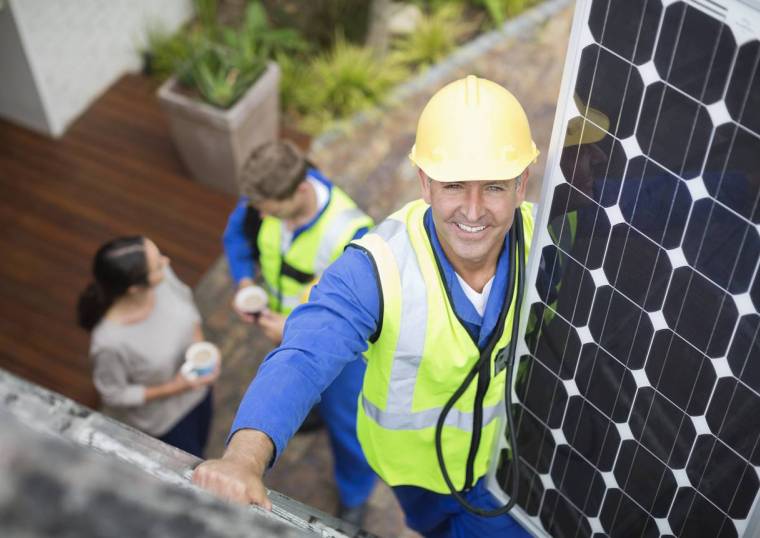 Quelles économies ferez-vous en installant des panneaux solaires ?-iStock-Paul Bradbury.jpg