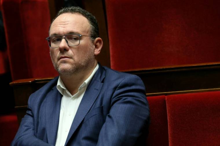 Damien Abad, député du groupe Renaissance, assiste à une séance de questions au gouvernement à l'Assemblée nationale, le 13 décembre 2023 à Paris  ( AFP / ALAIN JOCARD )