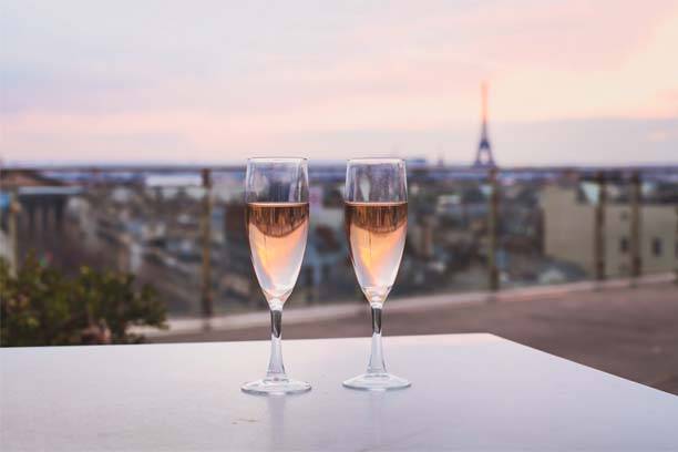 Vol en hélicoptère, dîner sur les toits de Paris, massage à domicile… 7 idées pour une Saint-Valentin originale