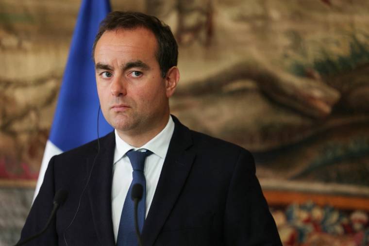 Sébastien Lecornu à Paris, le 26 avril 2024. ( AFP / THOMAS SAMSON )