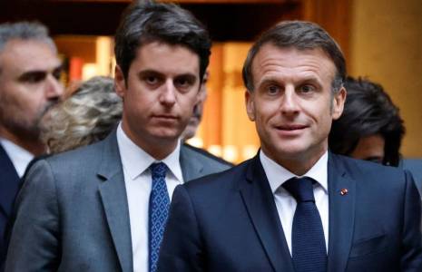 Le président français Macron assiste à un hommage national à Maryse Conde à Paris