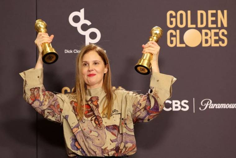 Justine Triet lors de la 81e cérémonie annuelle des Golden Globe Awards à Beverly Hills, Californie