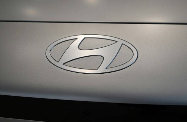 Le logo Hyundai sur une voiture électrique Ioniq 6 à Séoul, en Corée du Sud, le 27 mars 2024 ( AFP / Jung Yeon-je )