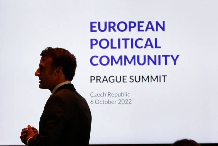 Le président français Emmanuel Macron assiste au sommet informel de l'UE 27 à Prague
