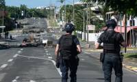 La police patrouille dans le district de Magenta à Nouméa, en Nouvelle-Calédonie, le 18 mai 2024 ( AFP / Delphine Mayeur )