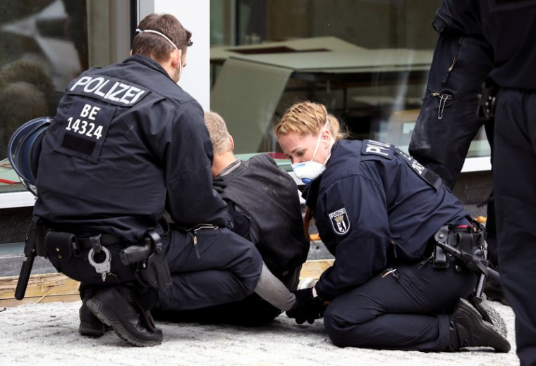 CORONAVIRUS: MANIFESTATION CONTRE LE CONFINEMENT À BERLIN