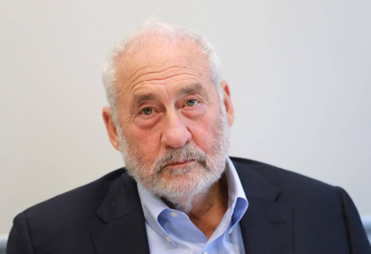 Joseph Stiglitz, le 19 septembre 2019, à Paris ( AFP / JACQUES DEMARTHON )