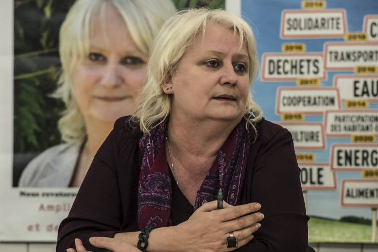Michèle Picard à Vénissieux, le 9 mars 2015. ( AFP / JEAN-PHILIPPE KSIAZEK )