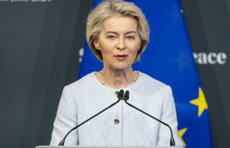 La présidente de la Commission européenne Ursua von der Leyen, le 16 juin 2024 au Sommet pour la paix en Ukraine près de Lucerne, en Suisse ( POOL / ALESSANDRO DELLA VALLE )