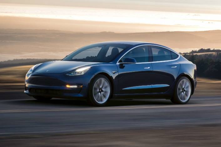 Avec son modèle disruptif, Tesla devient le constructeur le plus cher du monde