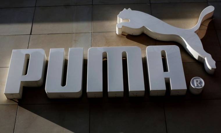 Le logo de l'entreprise allemande de vêtements sportifs Puma dans son magasin à Vienne