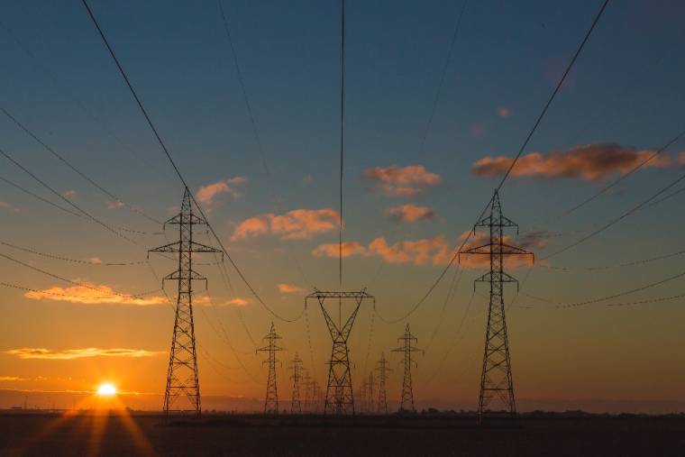 La hausse des tarifs de l'électricité s'appliquera à la mi-2019 (Crédit Photo: Matthew Henry - Unsplash)